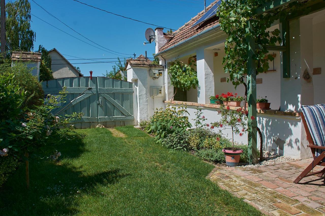 Égkőris Vendégház Bakonyszucs Exterior foto